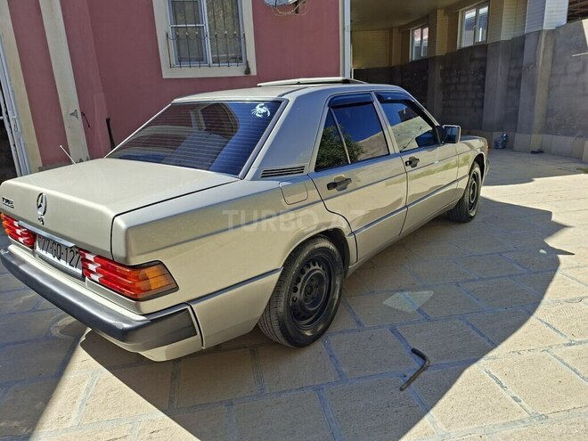 Mercedes 190-4