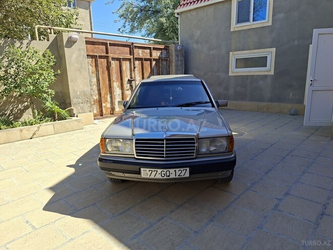 Mercedes 190-17