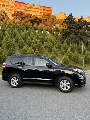 Toyota Land Cruiser Prado-6