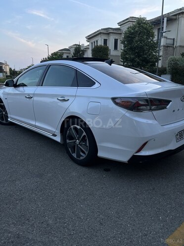 Hyundai Sonata-4