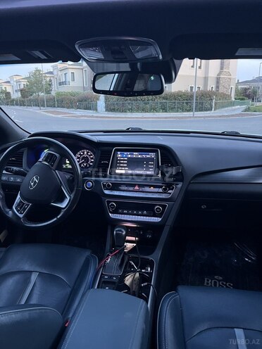 Hyundai Sonata-8