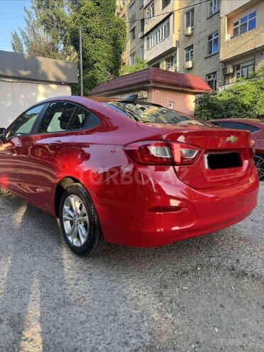 Chevrolet Cruze-12