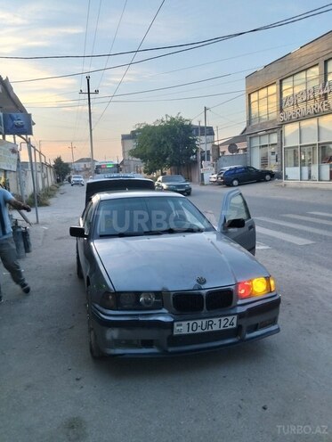 BMW 318-1