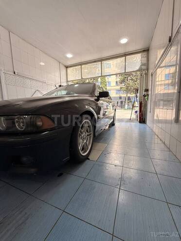 BMW 528-5
