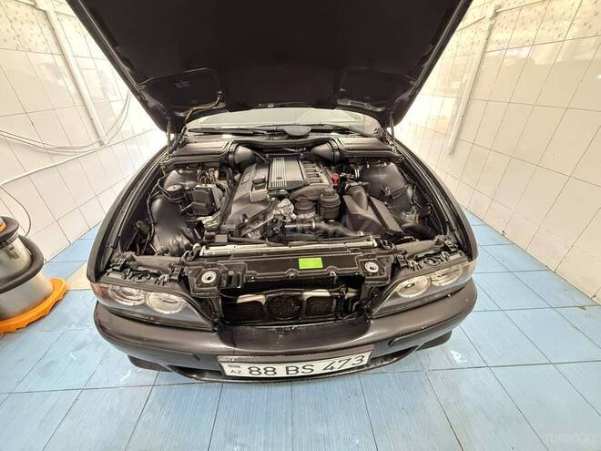 BMW 528-8