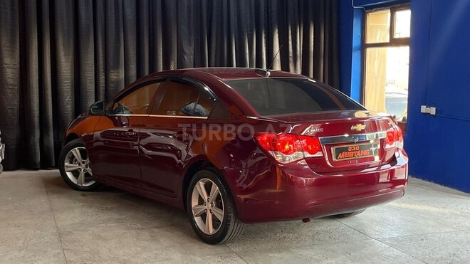 Chevrolet Cruze-12