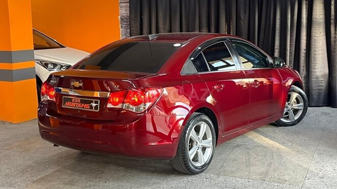 Chevrolet Cruze-13