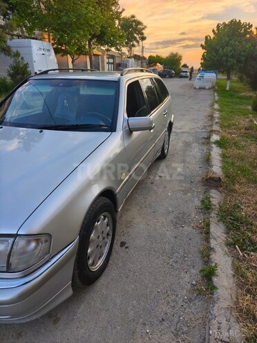 Mercedes C 220-11