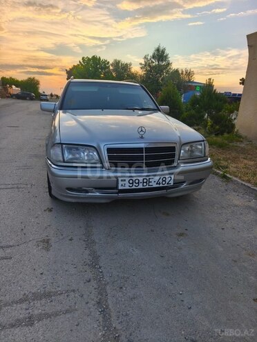 Mercedes C 220-1