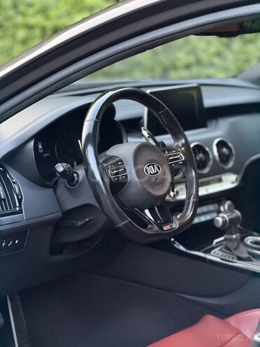 Kia Stinger-12