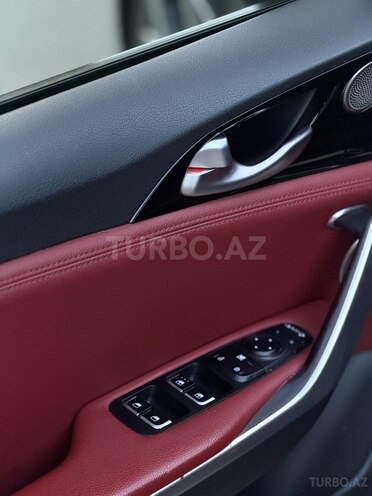 Kia Stinger-10