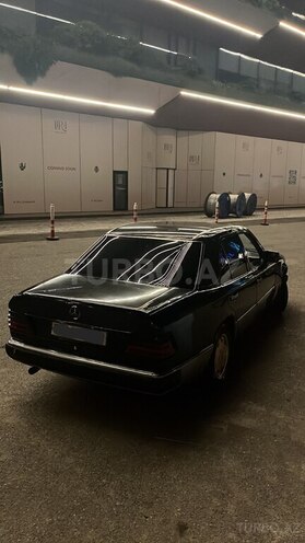 Mercedes 250 D-3