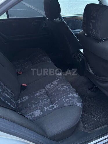 Mercedes E 240-8