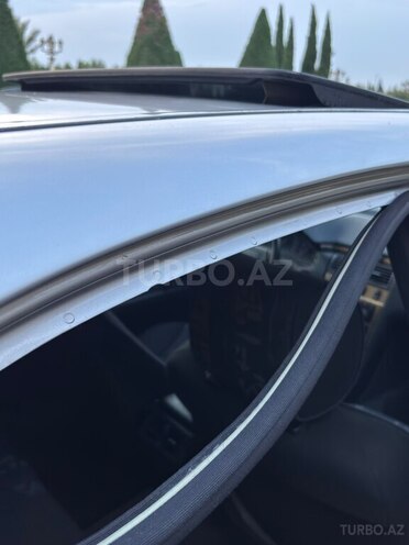 Mercedes E 240-10