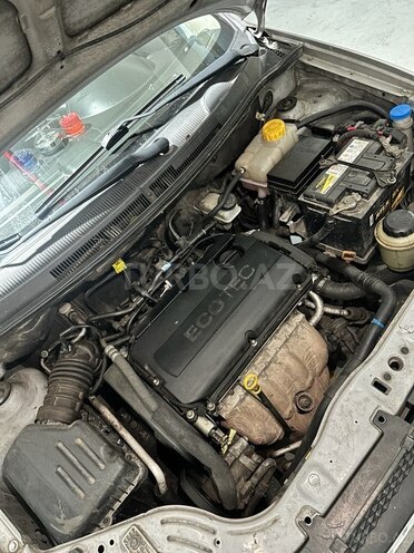 Chevrolet Aveo-14