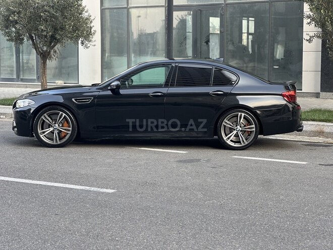 BMW M5-10