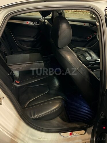 Audi A4-8