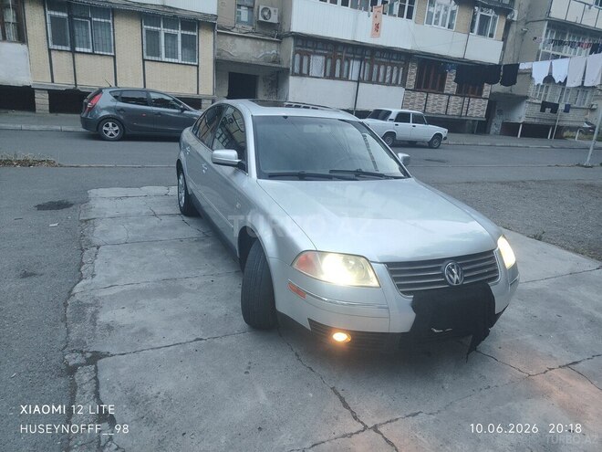 Volkswagen Passat-1