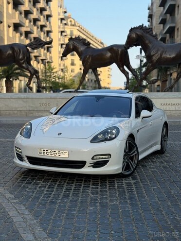 Porsche Panamera-1