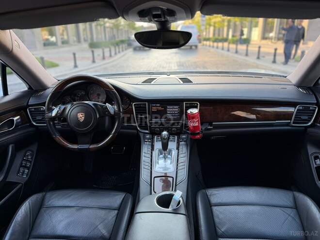 Porsche Panamera-11