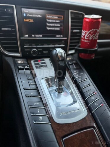 Porsche Panamera-18