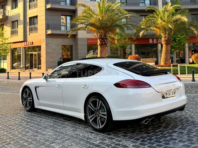 Porsche Panamera-7