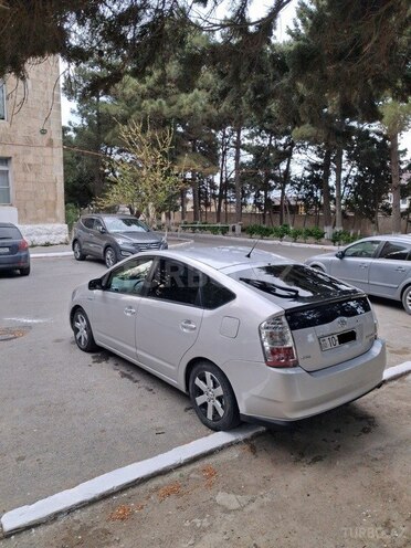 Toyota Prius-11