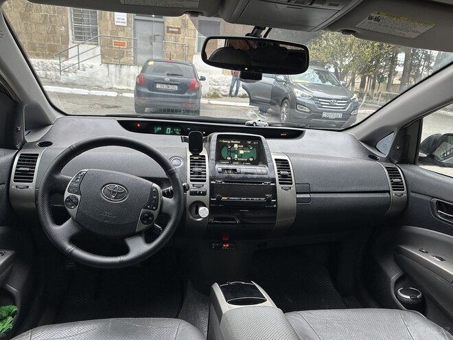 Toyota Prius-10