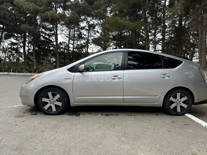 Toyota Prius-4