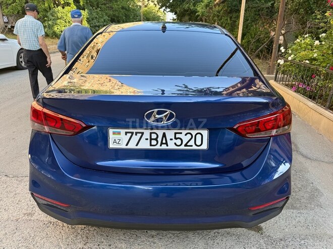 Hyundai Accent-4