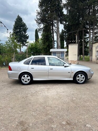Opel Vectra-14