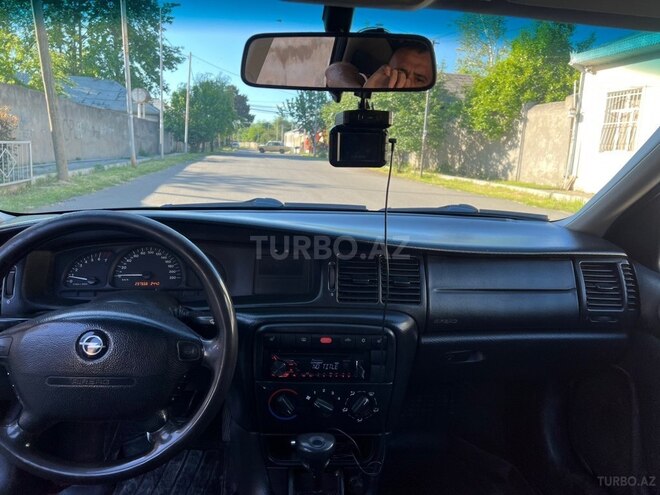 Opel Vectra-11