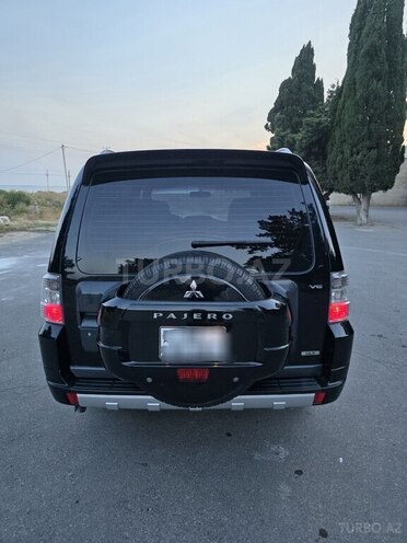 Mitsubishi Pajero-2