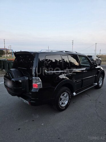 Mitsubishi Pajero-3