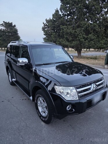 Mitsubishi Pajero-8