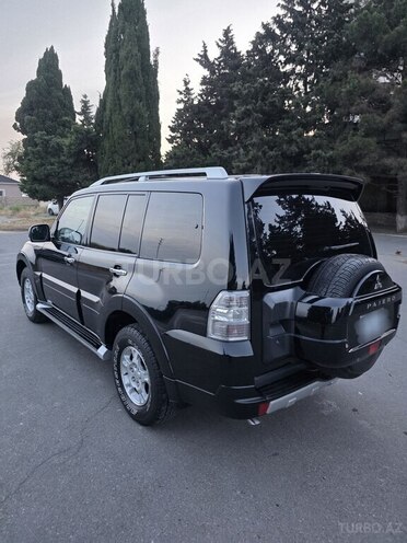 Mitsubishi Pajero-10
