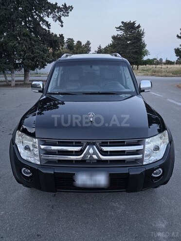 Mitsubishi Pajero-9