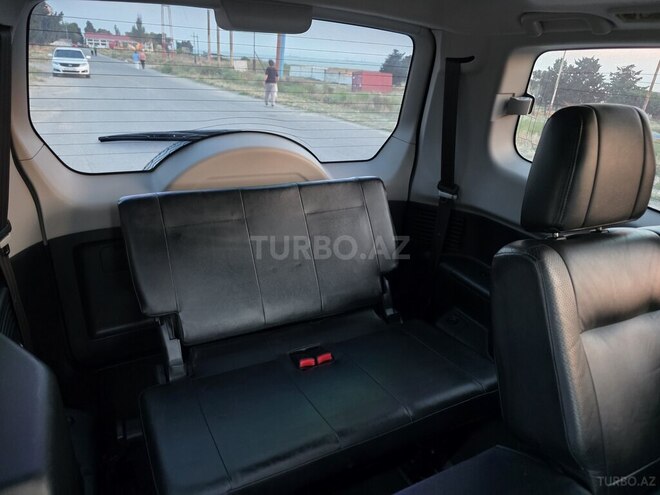 Mitsubishi Pajero-13