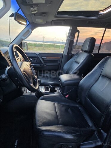 Mitsubishi Pajero-15