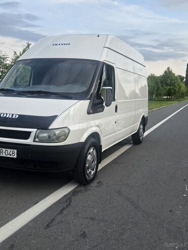 Ford Transit-3