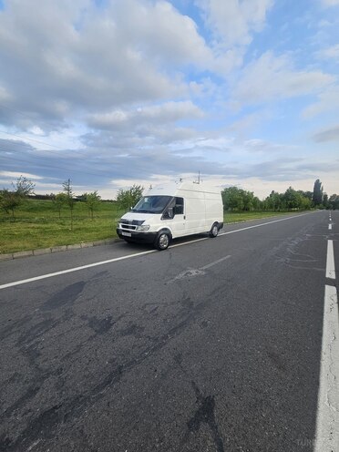 Ford Transit-16