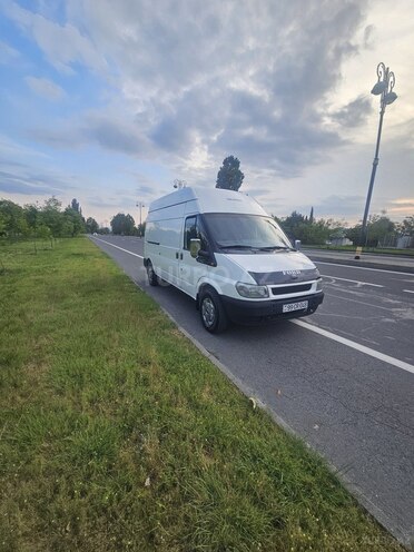 Ford Transit-6