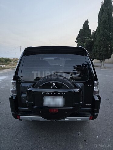 Mitsubishi Pajero-21