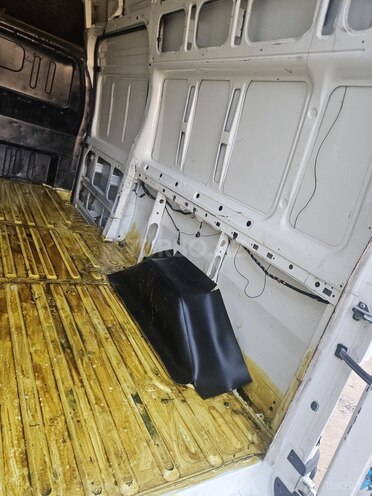 Ford Transit-19