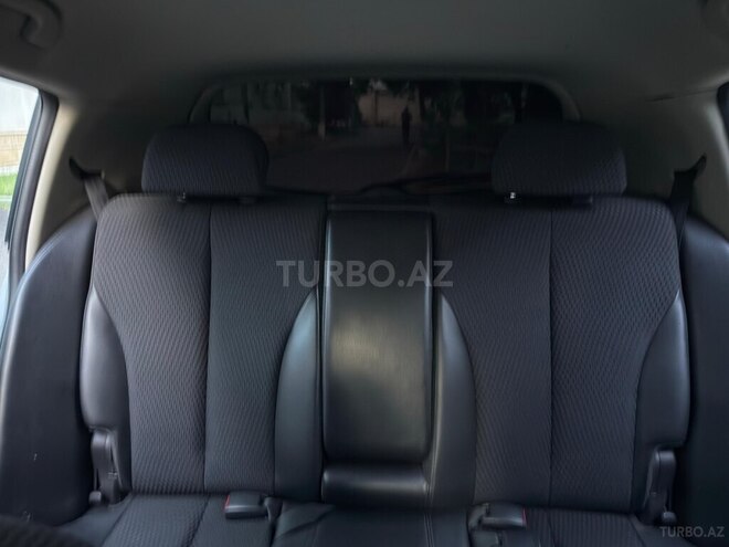 Nissan Tiida-10