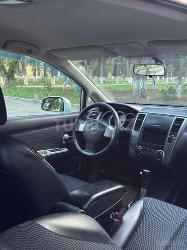 Nissan Tiida-8