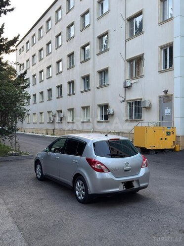 Nissan Tiida-3