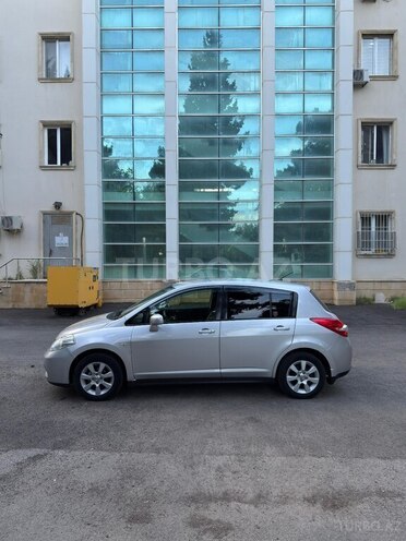 Nissan Tiida-9
