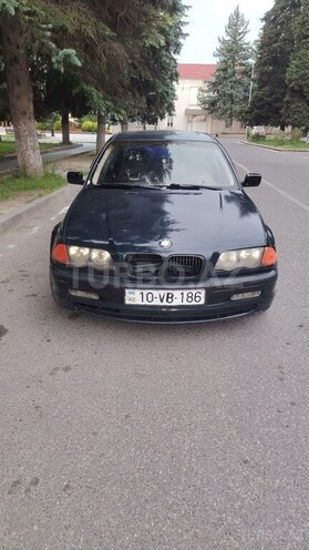 BMW 320-1
