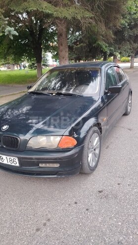 BMW 320-2